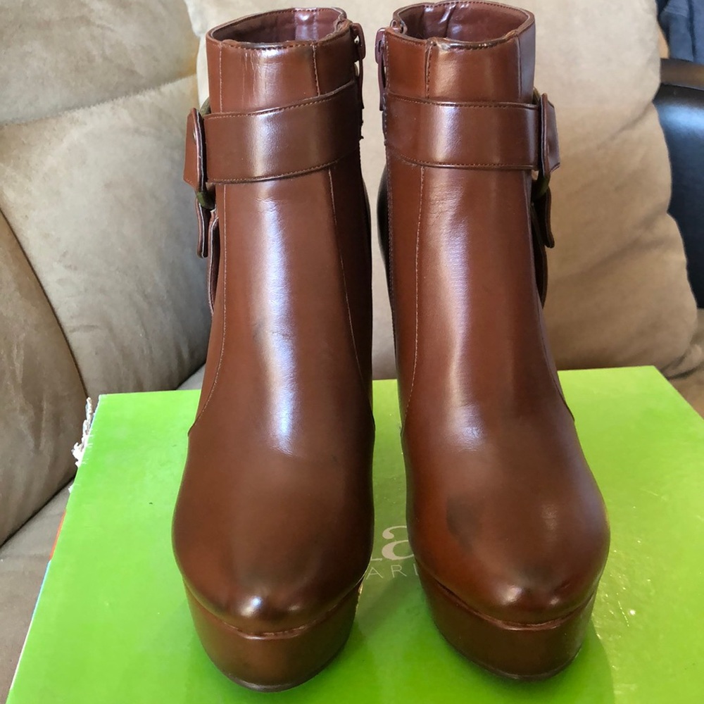 CHARLES DAVID Ankle Cognac Booties